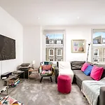 Niru Experience Pearl Of Ifield Road